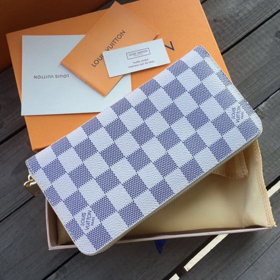 lu wallet-078